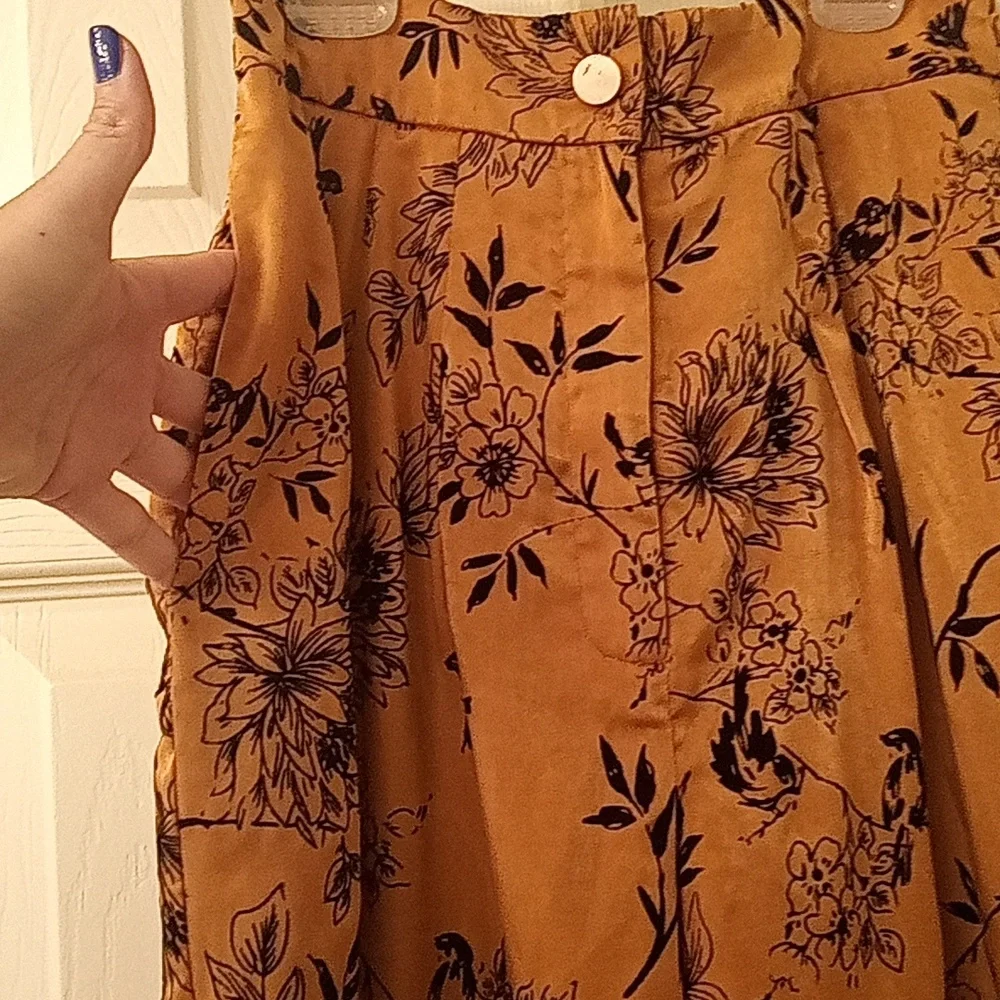 House of Harlow 1960 Floral Trousers in Mustard and Navy - Picture 3 of 5